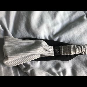 Reversible LULULEMON headband